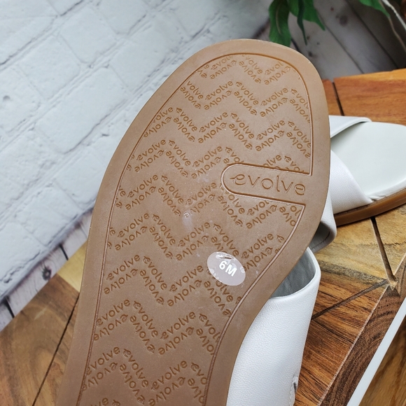 Womens Evolve Odyssa Ivory | Easy Spirit Sandals Sz 6 - Picture 4 of 5